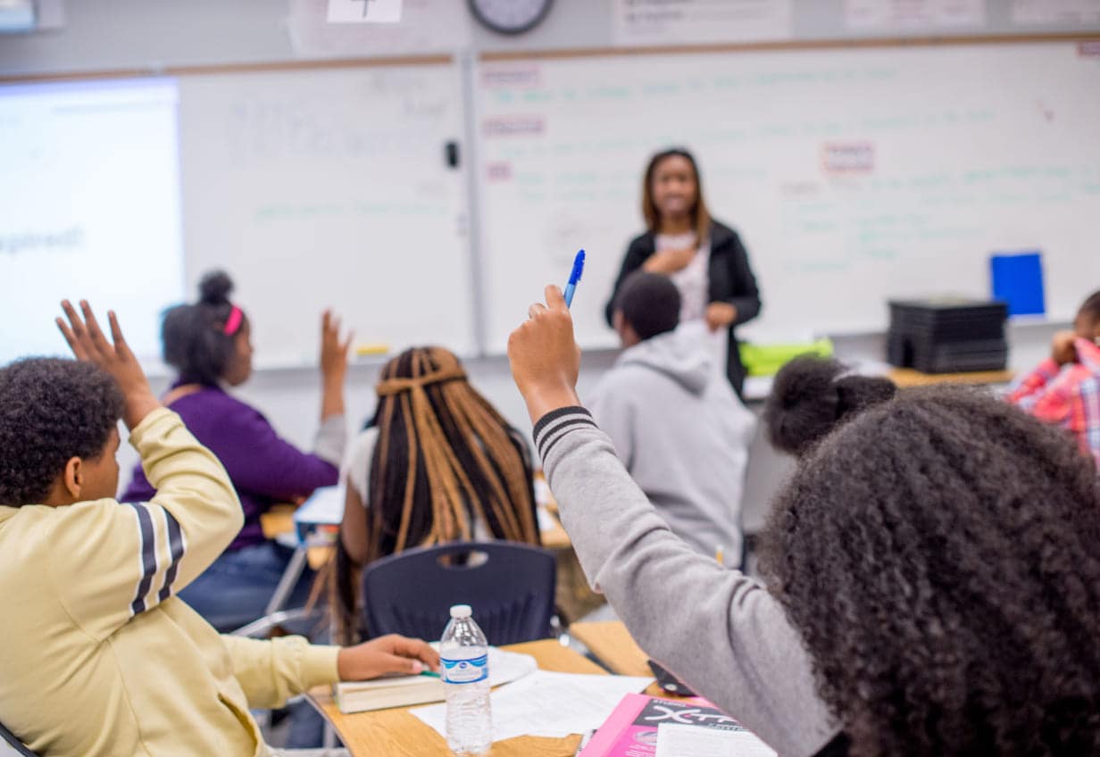 Pictured: Students engaging in the 3DE challenge.